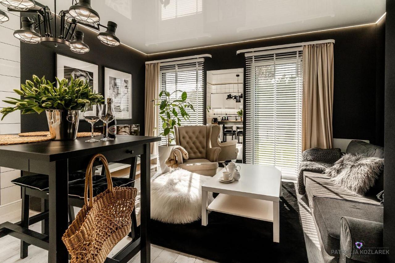 Apartment Black *