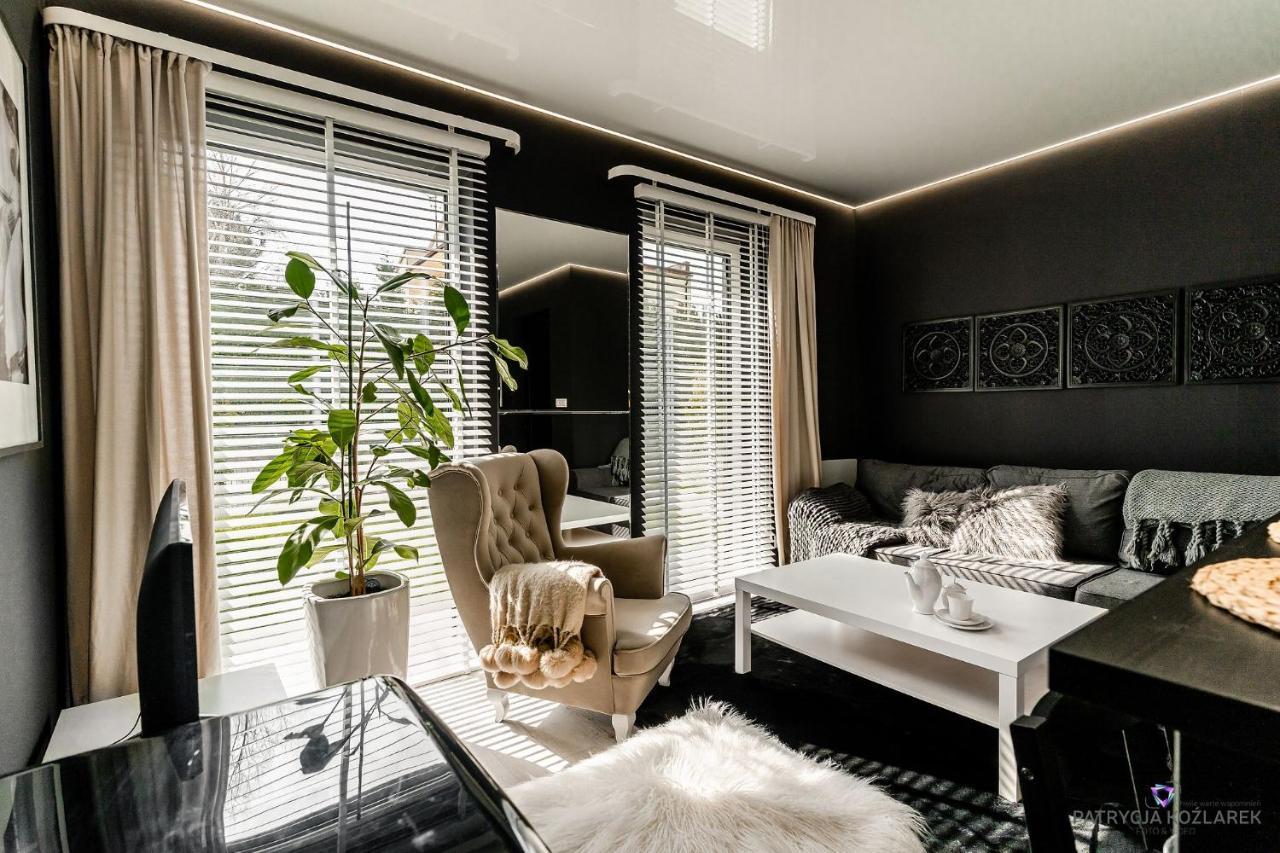 Black Apartment