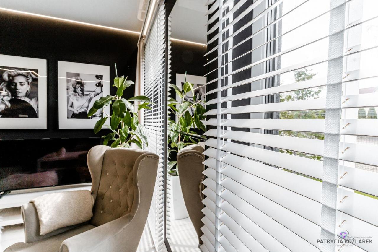 Apartment Black *